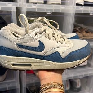 Womens Nike air max size 6.5